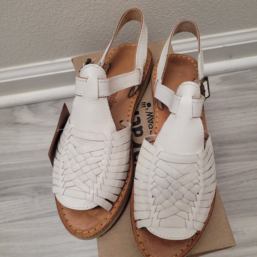 Bearpaw women sandals